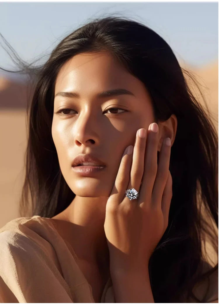 The Showstopper - 1.0ct D VVS Lab Grown Diamond Ring in 18K Gold