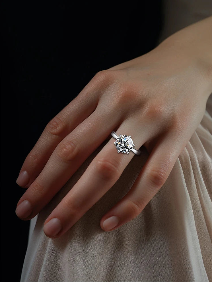 The Showstopper - 1.0ct D VVS Lab Grown Diamond Ring in 18K Gold